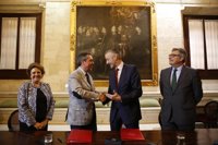 El Ayuntamiento y Airbus firman un acuerdo de intenciones para un programa municipal de políticas de innovación