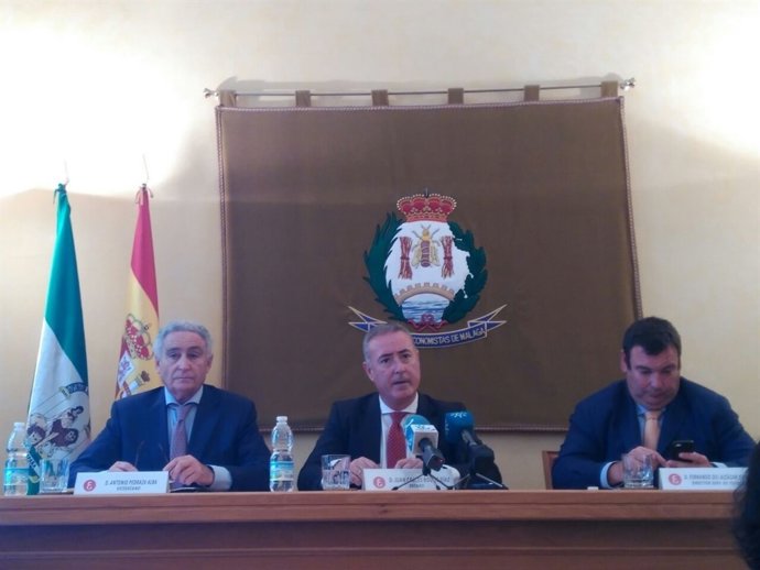 Colegio economistas málaga presentación barómetro primer trimestre robles