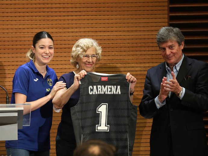 Carmena durante la celebración en el Palacio de Cibeles