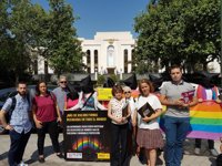 Amnistía Internacional reúne 662.000 firmas en el mundo a favor de los gais en Chechenia: "Los están sacando a rastras"