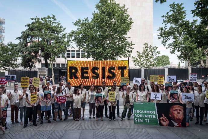 Embajada de Estados Unidos. Madrid, España. Activistas de Greenpeace