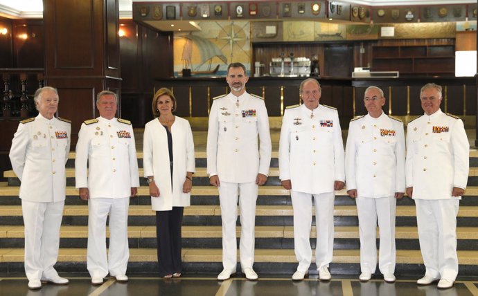 El Rey preside el 300 aniversario de la Escuela Naval Militar de Marín