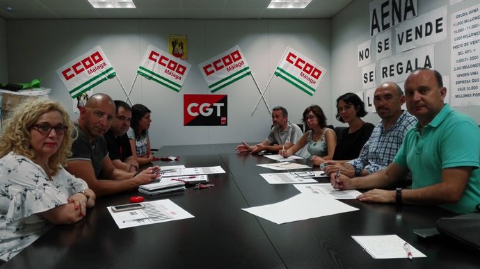 Iu reunido concejales cargos ramos zorrilla castro con trabajadores AENA aeropue