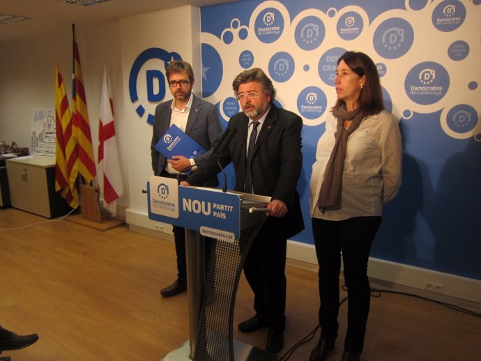 Los dirigentes de Demòcrates C.Prats, A.Castellà y T.Laïlla