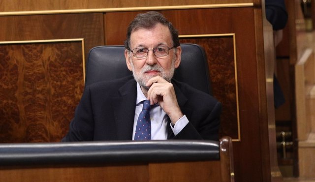 Mariano Rajoy, pensando