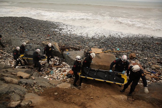 Recuperan cuerpos de soldados muertos en playa Marbella, Perú