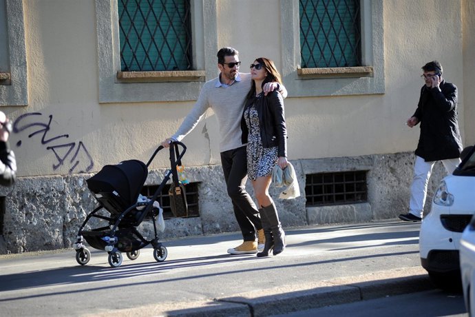  Ilaria D'amico And Gianluigi Buffon For A Walk With Her Son Leopold Matth
