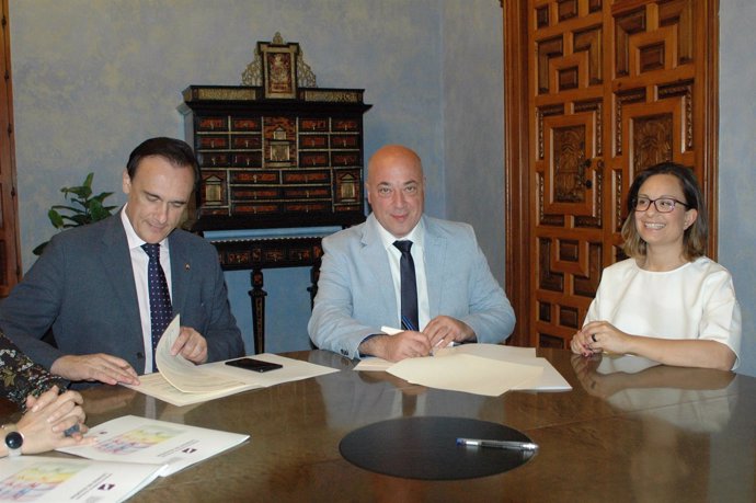 Convenio de colaboración entre Diputación de Córdoba y Cátedra Leonor de Guzmán