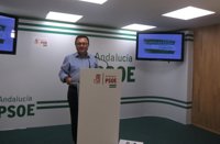 PSOE-A critica que Rajoy "sigue empeñado en expulsar" a estudiantes de las universidades andaluzas