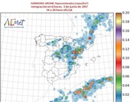 Un rayo impacta en Les Alqueries y causa daños en una vivienda