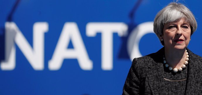 Theresa May en la OTAN