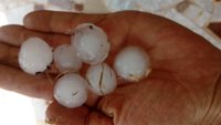 Una tormenta con granizo de gran tamaño deja 15 litros en solo media hora en el norte de Valencia
