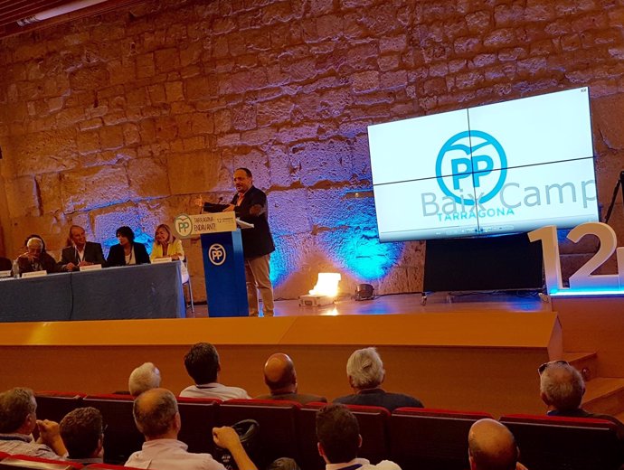 Alejandro Fernández en el XII Congreso del PP de Tarragona