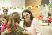 Más de 100 familias numerosas reivindican en València las virtudes de tener dos o más hijos