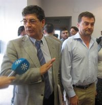 IULV-CA: Susana Díaz "utiliza" a Valderas "con su complicidad" para intentar "blanquear" su pacto con Cs