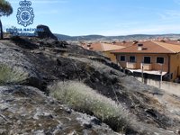 Detenidos dos jóvenes por un incendio en la zona del Mirador del Jardín en Plasencia (Cáceres)