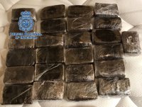 Detenido en Pontevedra un individuo con 2.435 gramos de hachís en planchas en su equipaje