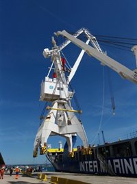 Sindicatos denuncian la carga de un barco en horas de paro no realizada por estibadores