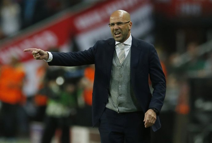 El entrenador del Ajax Peter Bosz