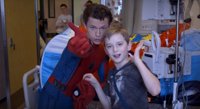 VÍDEO: Tom Holland visita un hosptial infantil vestido de Spider-Man