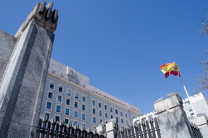 Ministerio de defensa, banderas, bandera de España