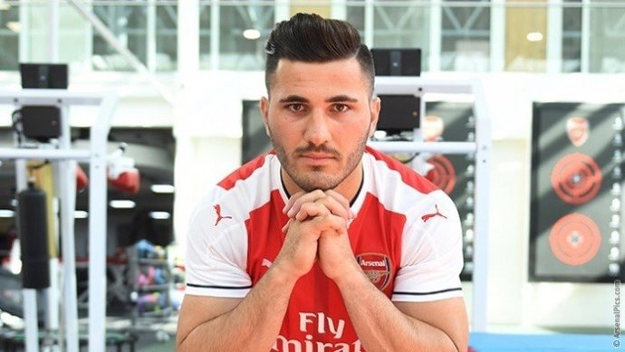 Saed Kolasinac ficha por el Arsenal