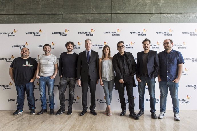 Jordi Garcia (en el centro), junto a actores participantes de 'Cinergía'