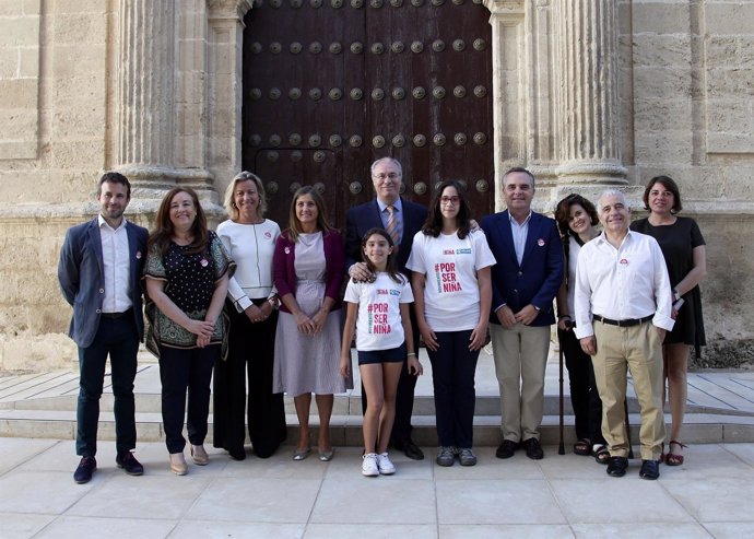 Campaña 'Por ser niña', en el Parlamento andaluz