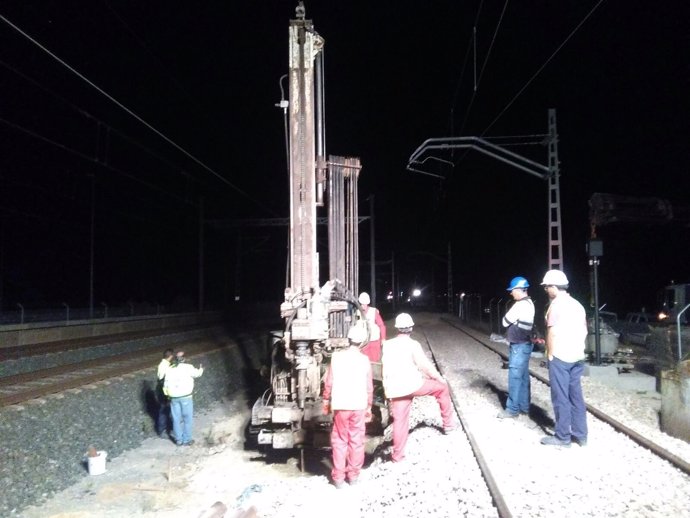 Pruebas nocturas del tren tranvía de la Bahía de Cádiz