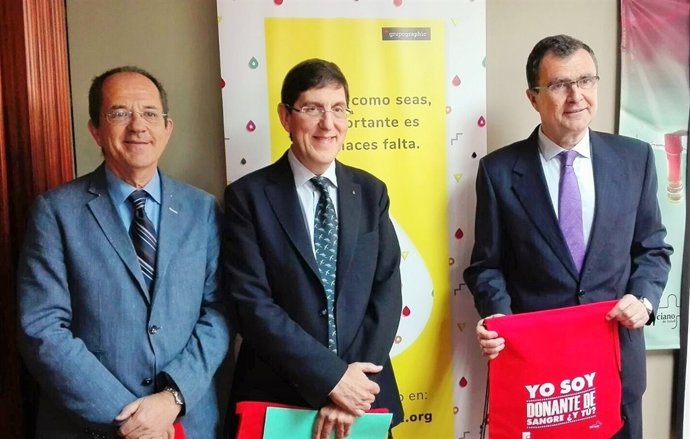 Villegas junto a Ballesta y Vicente