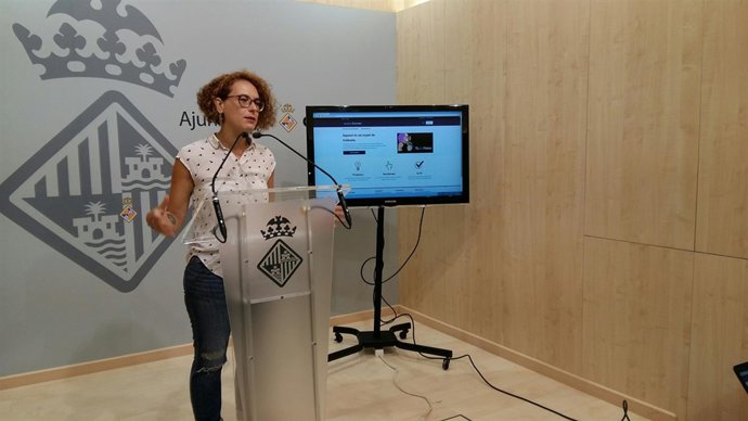 Eva Frade presenta la página web tufaspalma.Cat