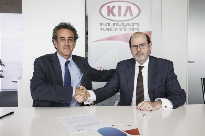 Firma del convenio para el patrocinio de Numar Motor