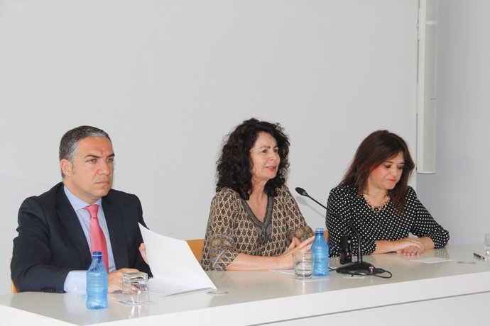 Elías Bendodo, Matilde Asián y Marga del Cid Mancomunidad gobierno convenio acue