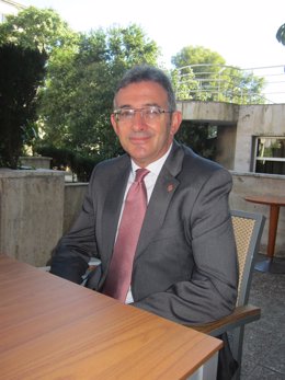 El rector de la Universidad de Huelva, Francisco Ruiz. 