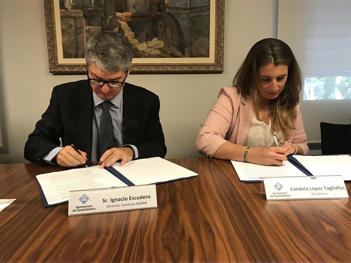 Ignacio Escudero (Agbar) y la alcaldesa Candela López