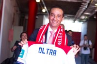 Oltra: "Asumo el reto de devolver al Granada donde tiene que estar"