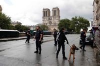 El primer ministro francés destaca el trabajo de las fuerzas de seguridad tras el ataque en Notre Dame