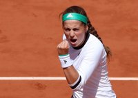 Ostapenko vence a Wozniacki y se cita con Bacsinzky en la primera semifinal