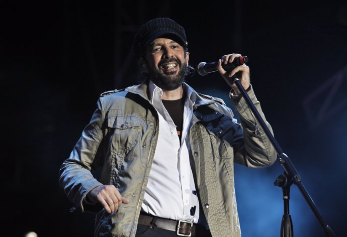 Singer Juan Luis Guerra performs during a fund-raising concert in Santo Domingo 