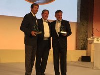 Emilio Sánchez Vicario y Sergio Casal reciben el trofeo Philipp Chatrier