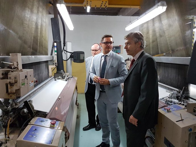 El Director General de Industria y Pyme, Mario Buisán, visitando Texfor