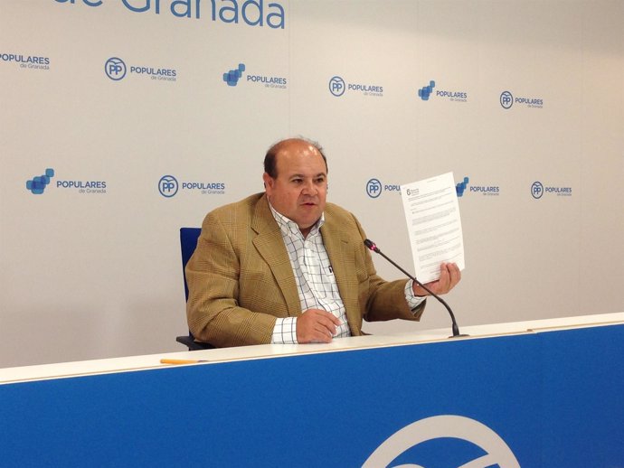 El portavoz del grupo del PP en la Diputación, José Robles