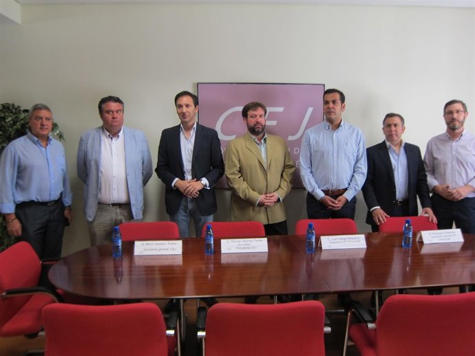 Reunión de Requena con los empresarios de Jaén                            