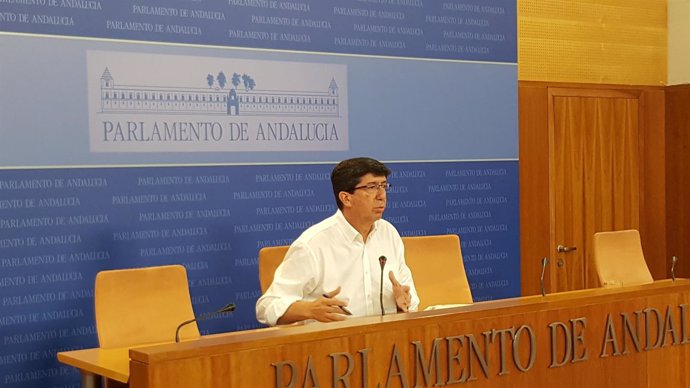 Juan Marín (Ciudadanos), en rueda de prensa en el Parlamento andaluz