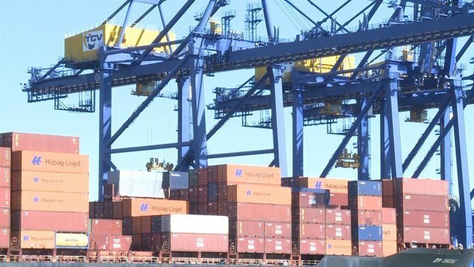 Casi el 100% de los estibadores secunda la huelga