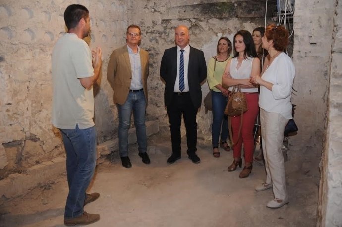 Antonio Ruiz (centro) durante su visita a Castro del Río