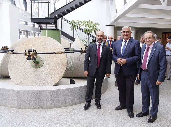 Ramírez de Arellano, en la inauguración de la sede del Instituto de la Grasa