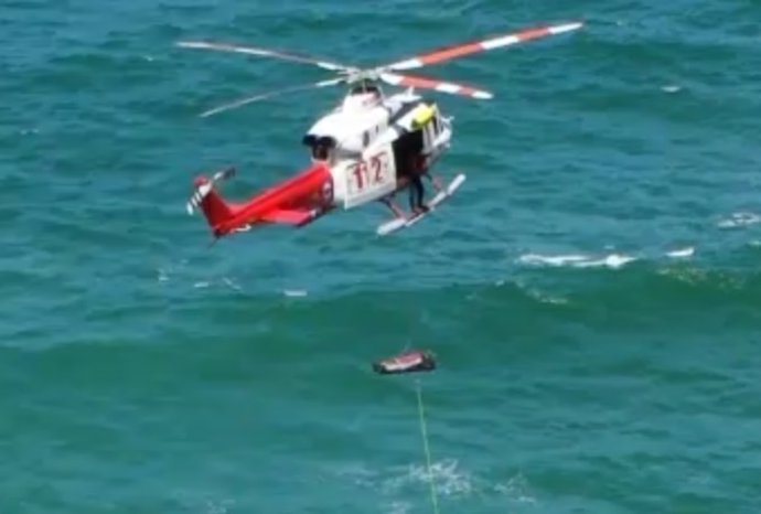 Rescate del cadáver aparecido en la playa de Liendo