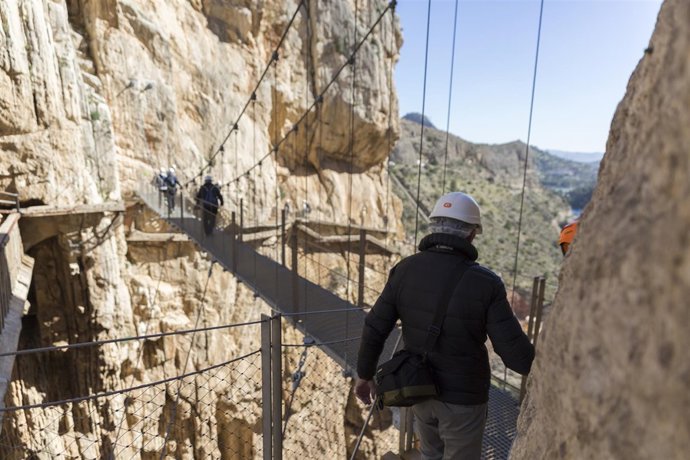 Caminito del Rey málaga paraje gaitanes desfiladero pasarela turismo turista 