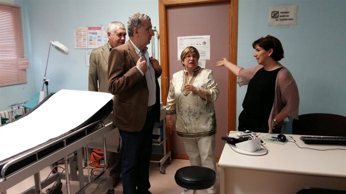 Celaya visita los centros de salud de Calaceite y Valderrobres (Teruel)